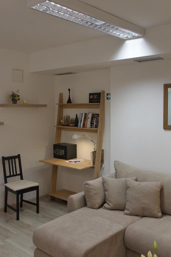 Apartment Anna - Free Pickup From Or Dropoff To Zagreb Airport At Any Time, Please Give Three Days Advance Notice - Long-Term Parking With Airport Transport Possibility فيليكا غوغيتْسا المظهر الخارجي الصورة
